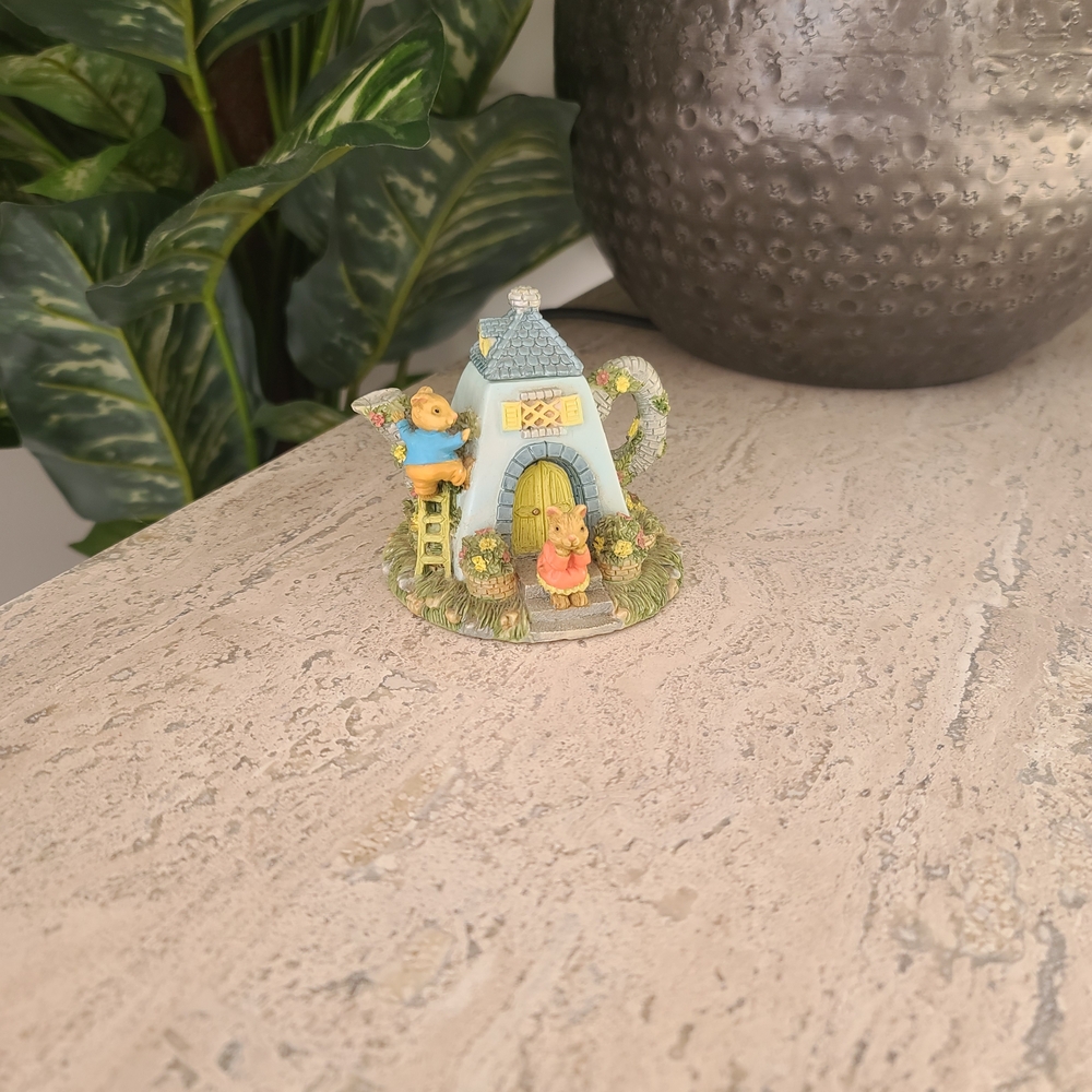 🌼 Whimsical Mouse Teapot Cottage Figurine – Collectible Miniature Decor